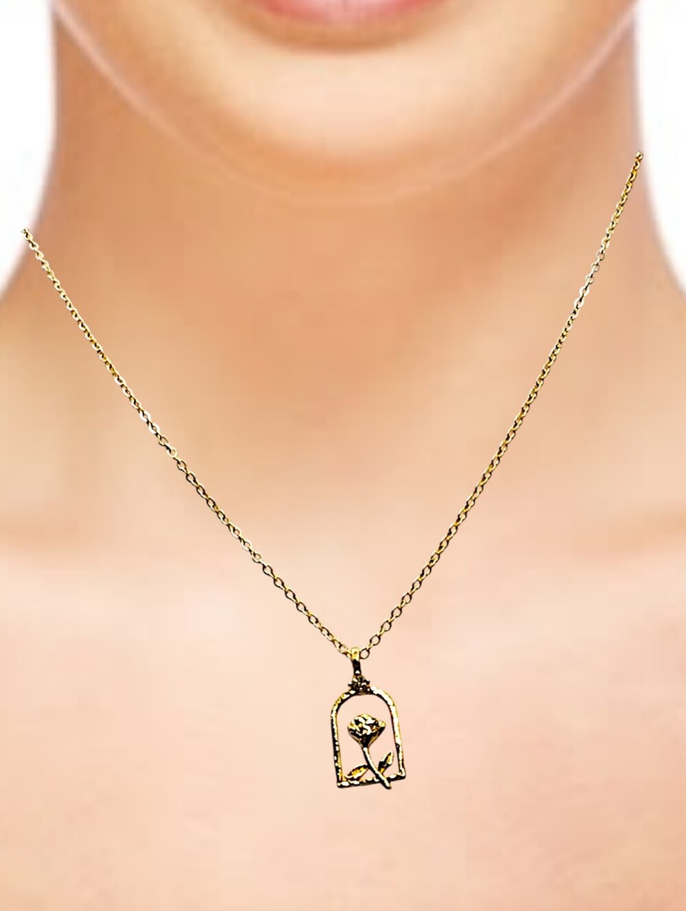 Delicate Gold Tone Pendant & Gold Chain NWT